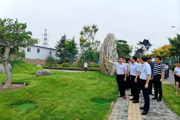 劉優(yōu)軍一行到基泰·汀園參觀調研