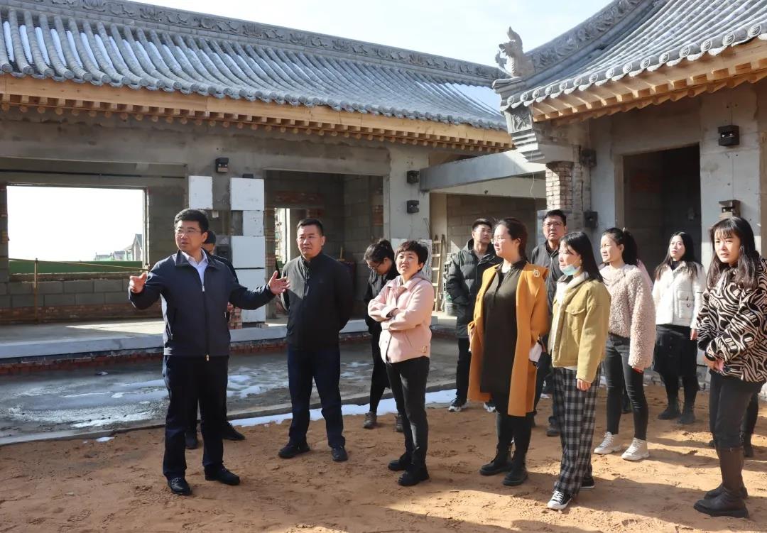 榆林市工商聯(lián)一行來(lái)榆陽(yáng)高新區(qū)體育小鎮(zhèn)參觀(guān)交流